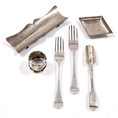 Lot 292 - Small collection of silver wares