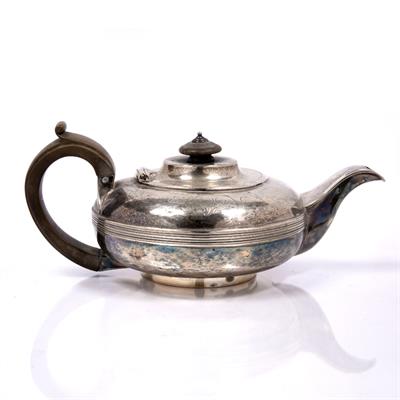 Lot 295 - Silver teapot