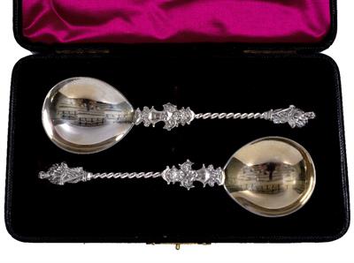 Lot 309 - Cased pair of silver gilt apostle spoons