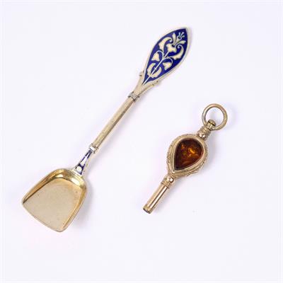 Lot 315 - Gilt white metal trowel