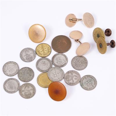 Lot 370 - Small collection of miscellaneous