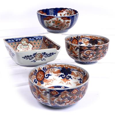 Lot 420 - Imari circular bowl