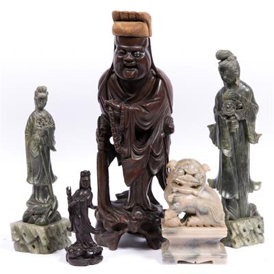 Lot 442 - Large carved Chinese figure