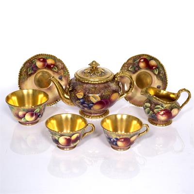Lot 463 - Three piece Royal Worcester teaset