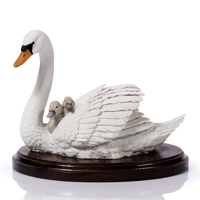Lot 487 - Worcester ornamental studios