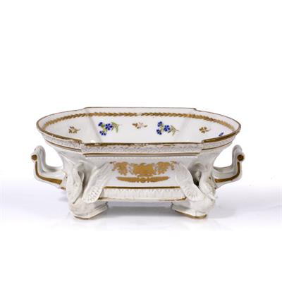 Lot 499 - French porcelain basket