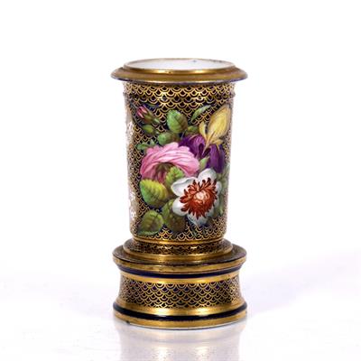 Lot 511 - Spode spill vase