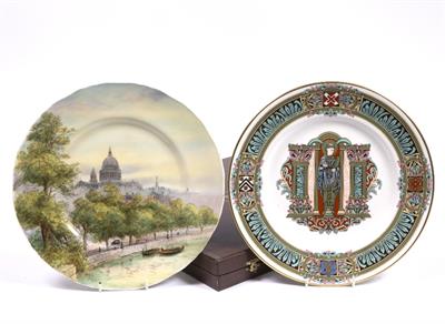 Lot 531 - Royal Worcester plate
