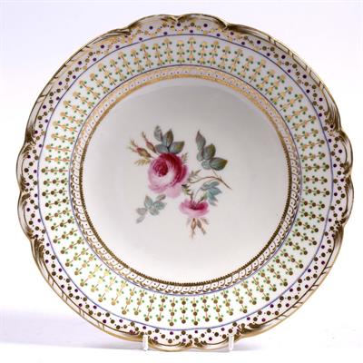 Lot 582 - Welsh porcelain pedestal dish