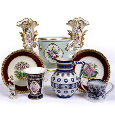 Lot 585 - Group of ceramics