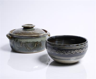 Lot 253 - Winchcombe Pottery