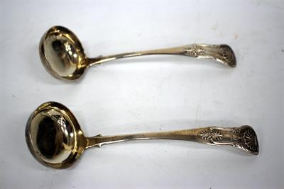 Lot 1 - A PAIR OF SCOTTISH QUEENS PATTERN SILVER SAUCE LADLES with marks for Edinburgh