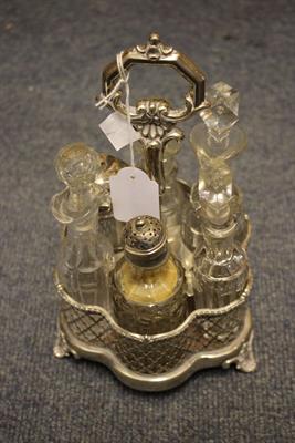Lot 30 - A VICTORIAN SILVER CRUET STAND