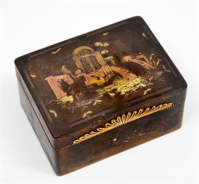 Lot 59 - AN 18TH CENTURY POSSIBLY TORTOISESHELL AND GOLD INLAID SNUFF BOX the lid decorated with chinoiserie