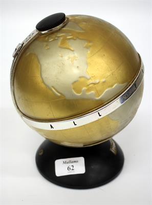 Lot 62 - A FLEETWOOD LATE 20TH CENTURY TRANSISTOR RADIO in the form of a globe