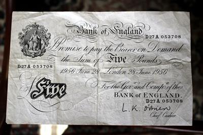 Lot 69 - A BANK OF ENGLAND WHITE FIVE POUND NOTE dated June 28th 1956 and with cashiers signature L.K.