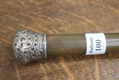 Lot 100 - A VICTORIAN GENTLEMAN'S WALKING CANE with silver top