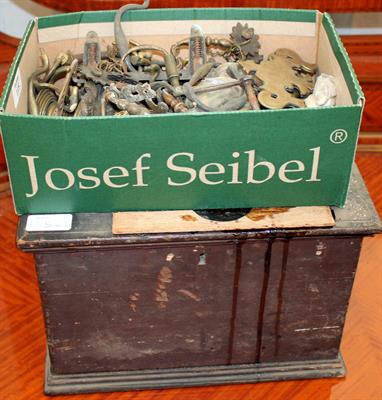 Lot 115 - A COLLECTION OF ANTIQUE BRASS FURNITURE FITTINGS