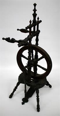 Lot 136 - A SMALL 19TH CENTURY SPINNING WHEEL 77cm high
