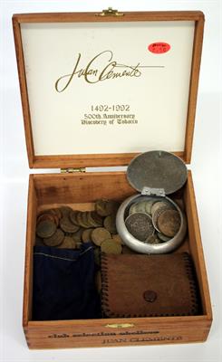 Lot 140 - A WILLIAM & MARY 1689 HALF CROWN together with a George IV 1824 half crown