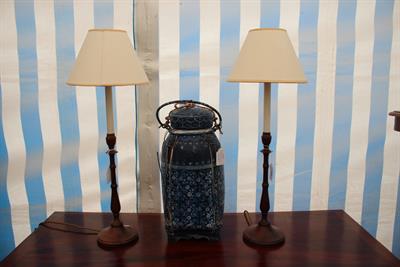 Lot 158 - A PAIR OF TURNED WOODEN ELECTRIC TABLE LAMPS