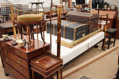 Lot 175 - A LATE 19TH/EARLY 20TH CENTURY BRASS BED