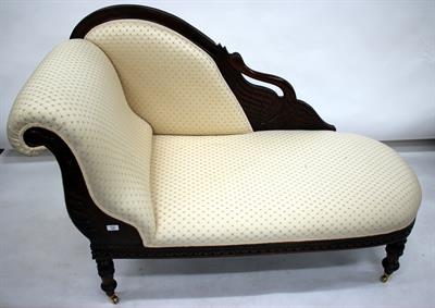 Lot 280 - A VICTORIAN STYLE MAHOGANY FRAMED CHAISE LONGUE carved swan decoration to the back