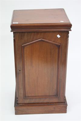 Lot 291 - A VICTORIAN MAHOGANY POT CUPBOARD with single panel door and plinth base 44.5cm wide x 83.5cm high