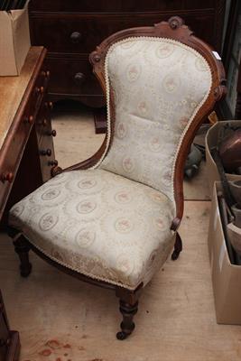 Lot 370 - A VICTORIAN WALNUT OCCASIONAL CHAIR with shaped back and on turned