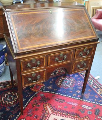 Lot 473 - A VICTORIAN MAHOGANY BUREAU