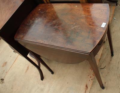 Lot 516 - A GEORGE III MAHOGANY PEMBROKE TABLE with crossbanded top and single frieze drawer standing on