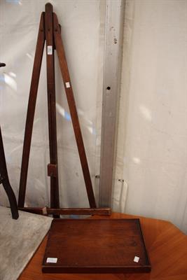 Lot 598 - AN EARLY 20TH CENTURY EASEL