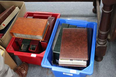 Lot 604 - A LARGE COLLECTION OF VINTAGE CIGARETTE CARDS