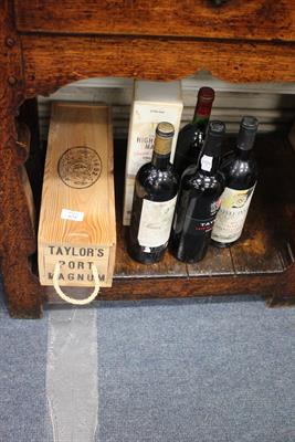 Lot 674 - A MAGNUM OF TAYLORS LATE BOTTLED VINTAGE 1982 PORT in a pine box together with a Taylors late