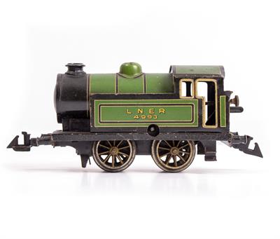 Lot 1 - A BING 'O' GAUGE CLOCKWORK LNER 0-4-0 TANK LOCOMOTIVE NO. 4993