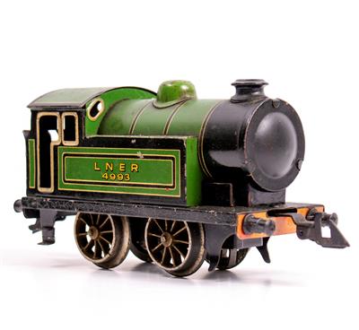 Lot 1 - A BING 'O' GAUGE CLOCKWORK LNER 0-4-0 TANK LOCOMOTIVE NO. 4993