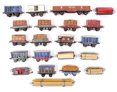Lot 23 - A GROUP OF 21 HORNBY 'O' GAUGE WAGONS