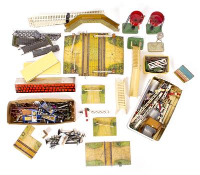 Lot 32 - A COLLECTION OF HORNBY TIN PLATE 'O' GAUGE TRACKSIDE ITEMS