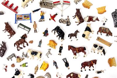 Lot 39 - A COLLECTION OF VARIOUS CAST AND PAINTED LEAD FARM ANIMALS