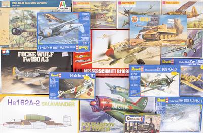 Lot 50 - A COLLECTION OF VARIOUS UNMADE MATCHBOX AND AIRFIX MODELS