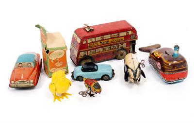 Lot 54 - A GROUP OF TIN PLATE TOYS