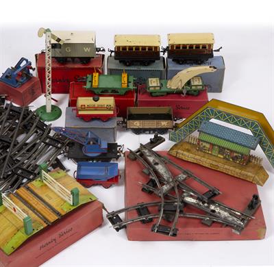 Lot 83 - A COLLECTION OF 'O' GAUGE HORNBY SERIES BOXED CARRIAGES