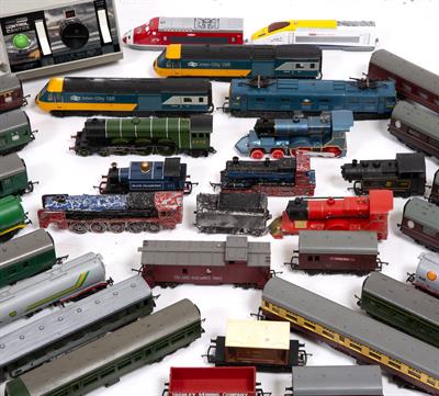 Lot 86 - A SELECTION OF HORNBY 'OO' GAUGE MODERN LOCOMOTIVES