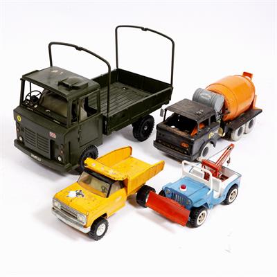 Lot 87 - A TONKA TOY TIN DUMP TRUCK