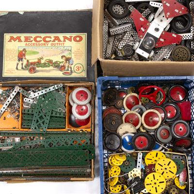 Lot 91 - A MECCANO ACCESSORY OUTFIT