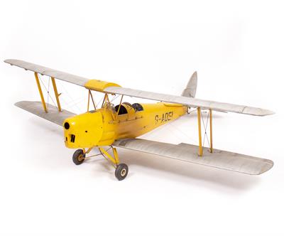 Lot 99 - A FLYING SCALE MODEL OF A BI-PLANE