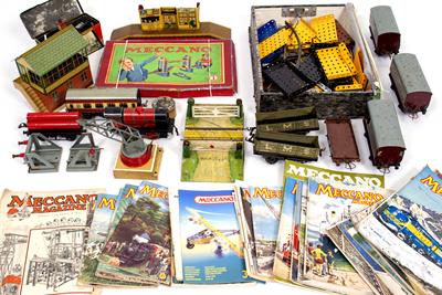 Lot 100 - A COLLECTION OF MECCANO