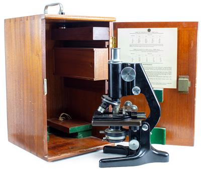Lot 129 - A VICTORIAN OR EDWARDIAN MAHOGANY MICROSCOPE SLIDE CABINET
