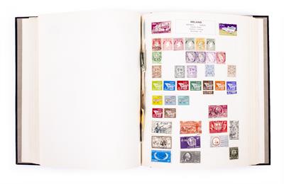 Lot 160 - A STANLEY GIBBONS INTERNATIONAL STAMP ALBUM