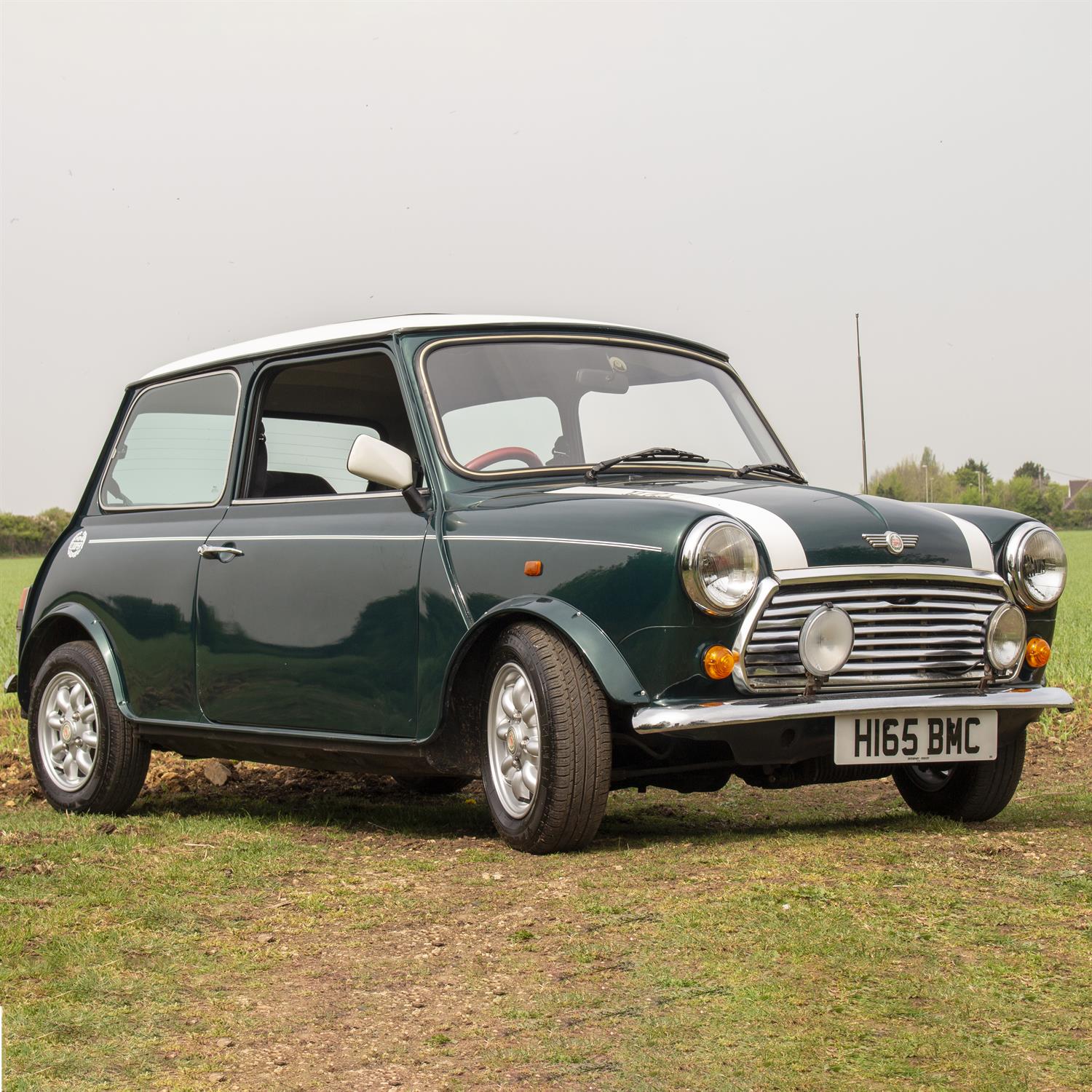 Lot 210 - A MINI COOPER TWO DOOR SALOON AUTOMOBILE